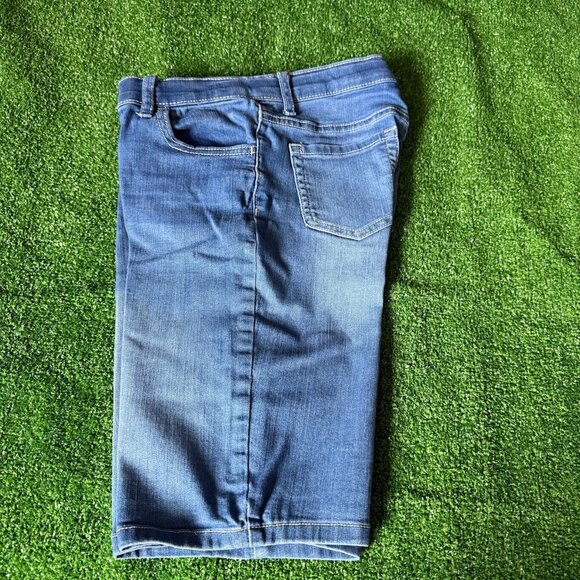 The Place Girls Skimmer Adjustable Waist Stretch Blue Jean Bermuda Short Size 12 - Picture 1 of 13